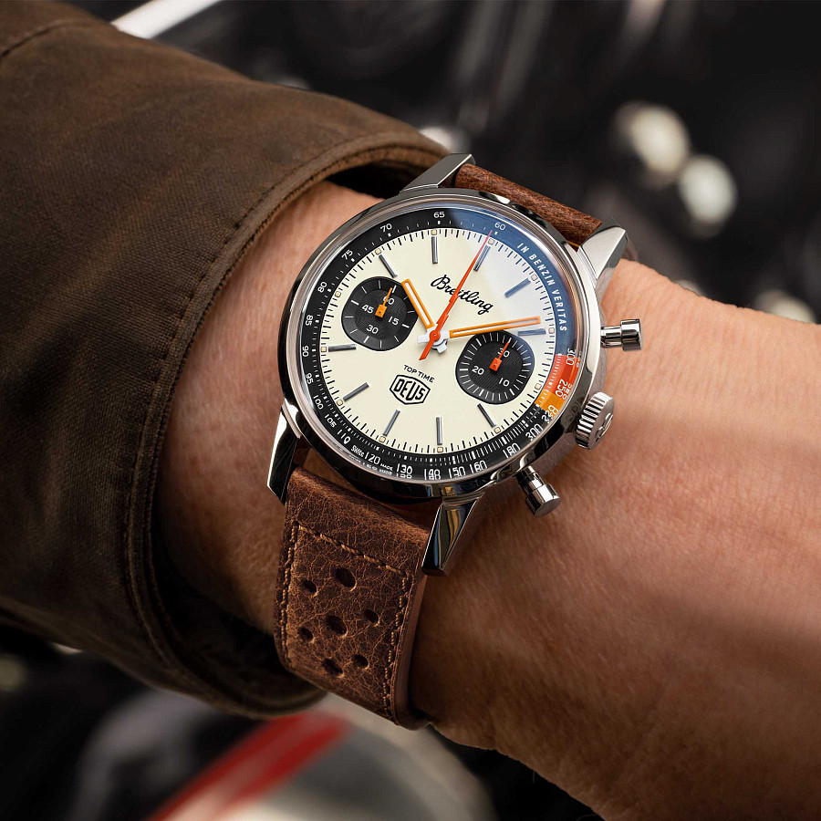 Часы Breitling Top Time Deus Limited Edition A233101A1A1X1 — артикул A233101A1A1X1