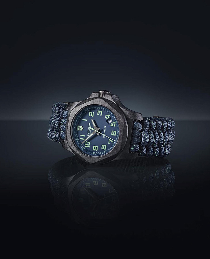 Часы Victorinox I.N.O.X. Carbon 241860 — артикул 241860