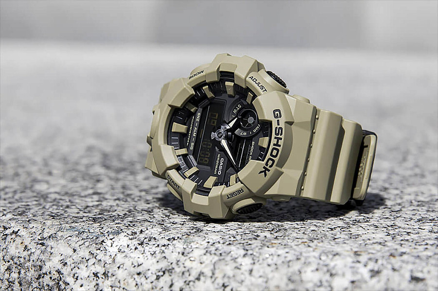 Часы Casio G-Shock GA-700UC-5A — мужские, бежевый