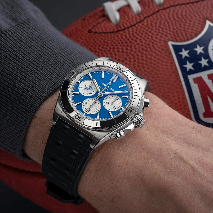 Часы Breitling Chronomat B01 42 NFL Detroit Lions Edition AB01342B1CCS1 — каучук, мужские