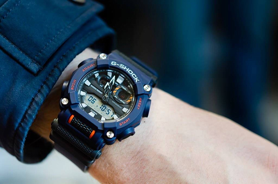 Часы Casio G-Shock GA-900-2A — электронные, пластик