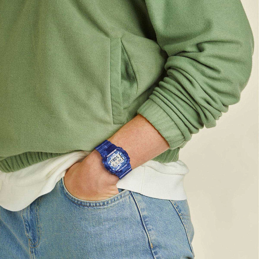 Часы Casio G-Shock DW-5600BWP-2 — электронные, пластик
