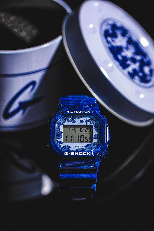 Часы Casio G-Shock DW-5600BWP-2 — электронные, Япония, мужские