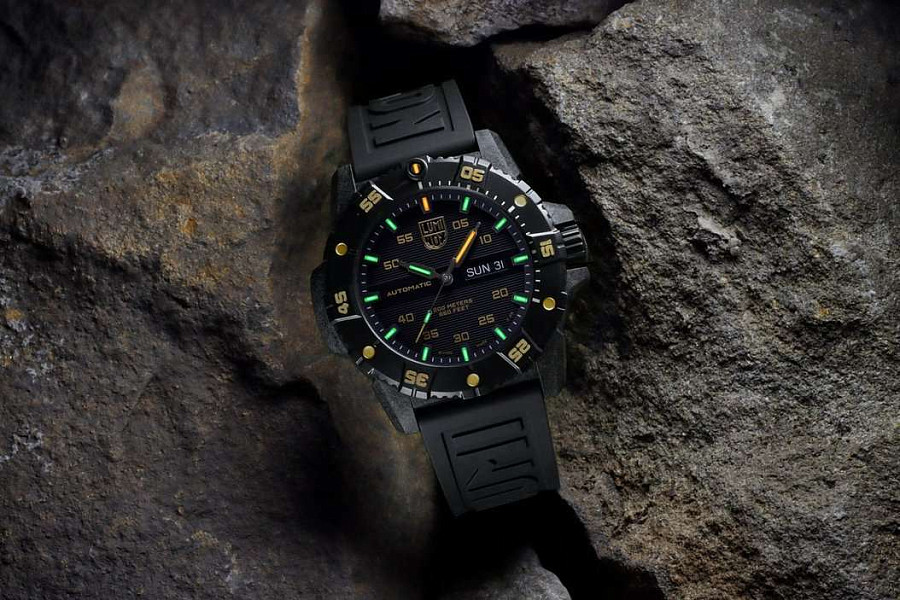 Часы Luminox Master Carbon SEAL Automatic XS.3865.GOLD — Швейцария, механические