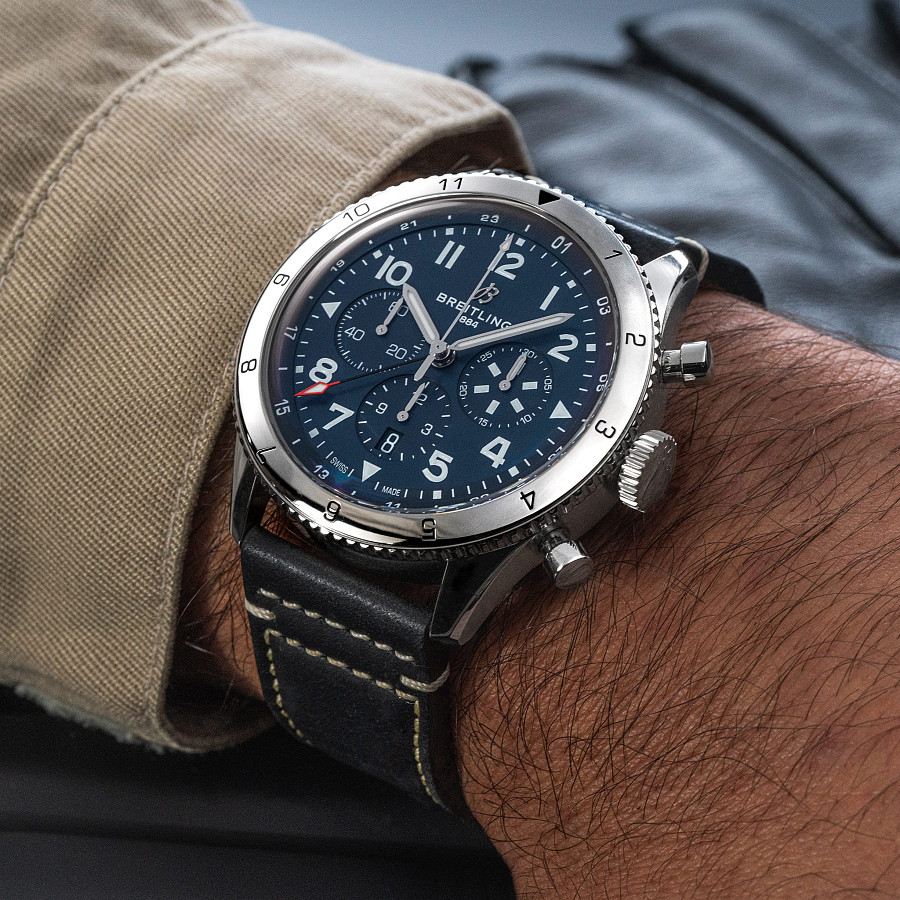 Часы Breitling Super Avi B04 Chronograph GMT 46 Tribute To Vought F4U Corsair AB04451A1C1X1 — артикул AB04451A1C1X1