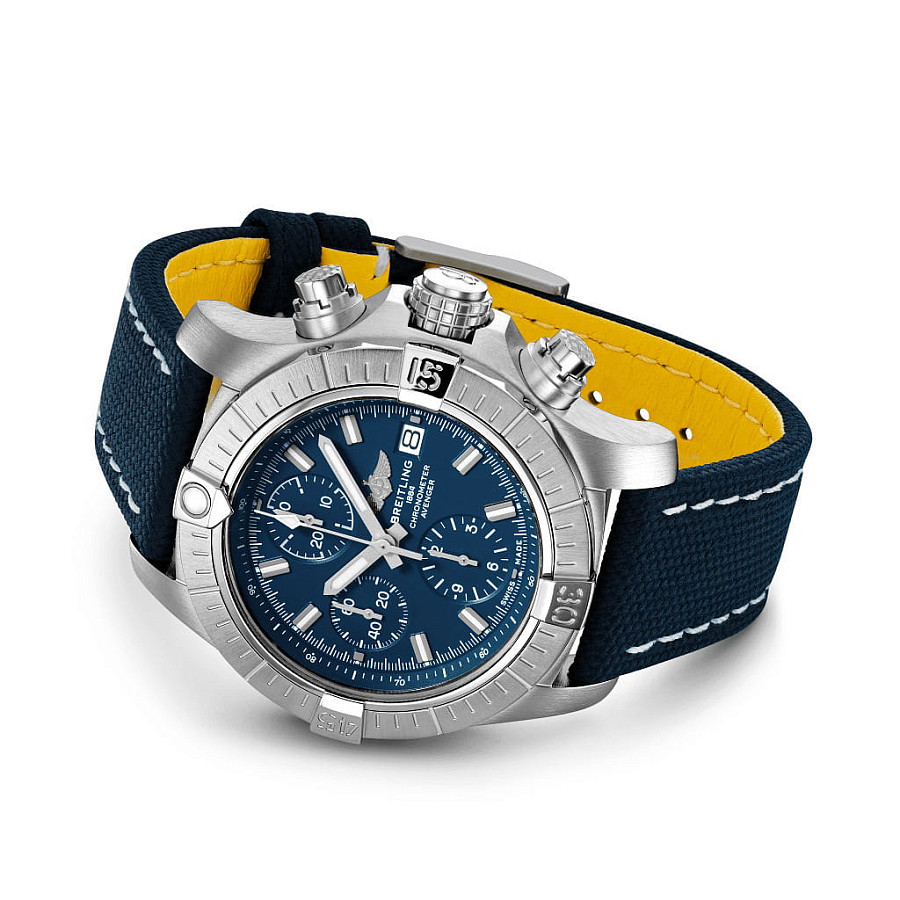 Часы Breitling Avenger Chronograph 43 A13385101C1X1 — сталь металл, Швейцария