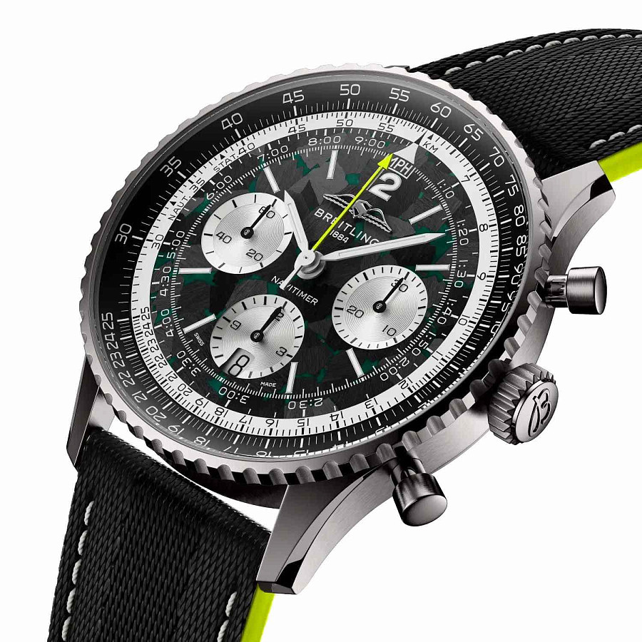 Часы Breitling Navitimer B01 Chronograph 43 Aston Martin Aramco Formula ONE™ team EB01381A1B1X1 — механические, титан