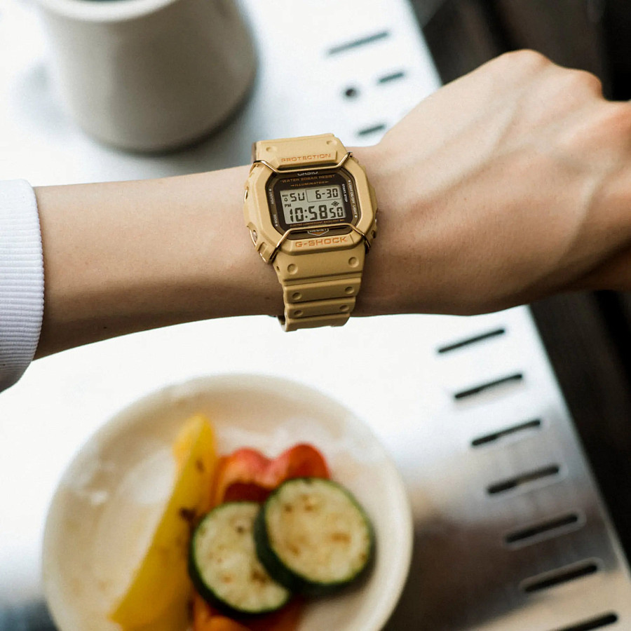 Часы Casio G-Shock DW-5600PT-5DR (DW-5600PT-5) — электронные, пластик