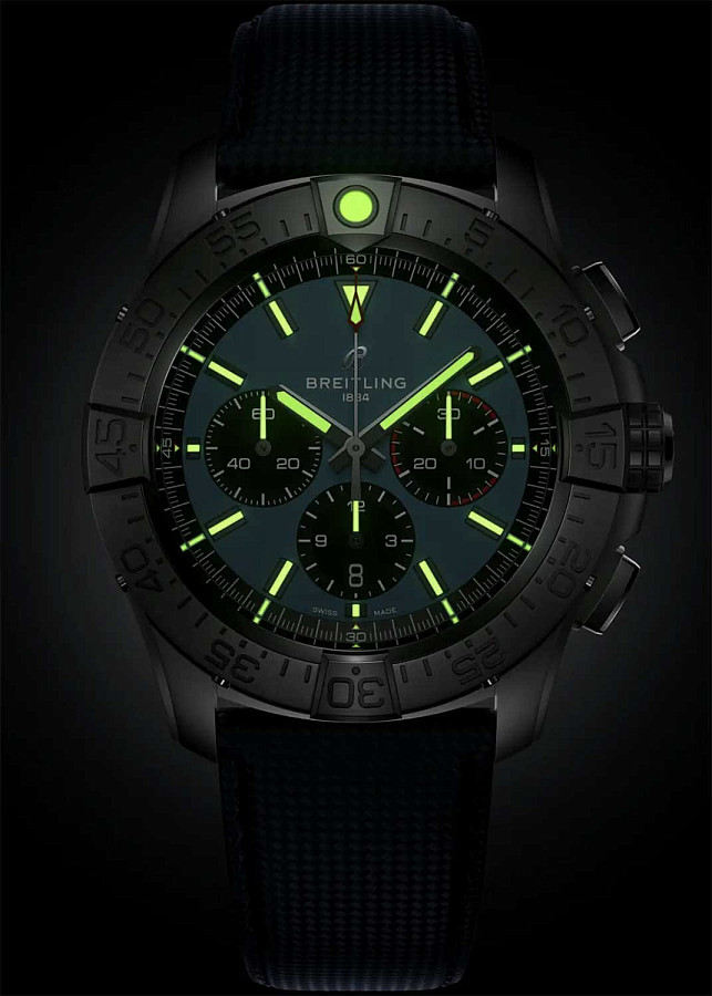 Часы Breitling Super Avenger B01 Chronograph 46 mm EB0148101C1X1 — механические, металл титан