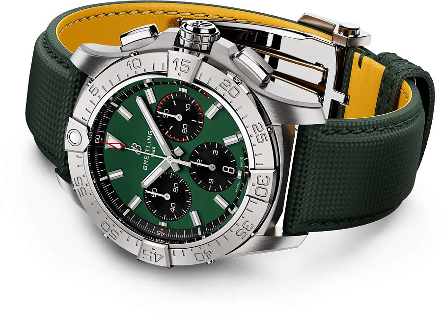 Часы Breitling Avenger B01 Chronograph 42 mm AB0146101L1X1 — сталь металл, Швейцария