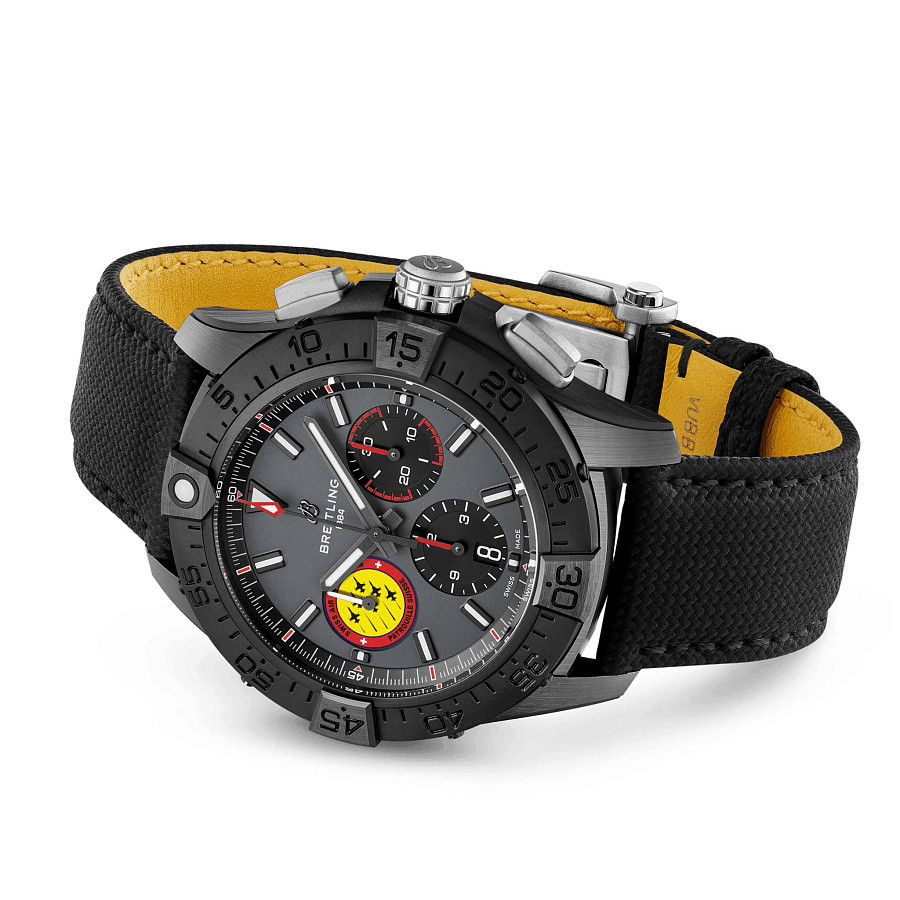 Часы Breitling Avenger B01 Chronograph 44 Swiss Air Force Team SB01471A1B1X1 — керамика, Швейцария
