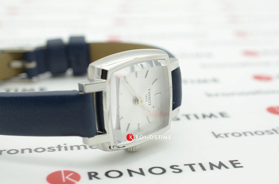 Часы Tissot Lovely Square T058.109.16.031.00 — серебристый, сталь металл