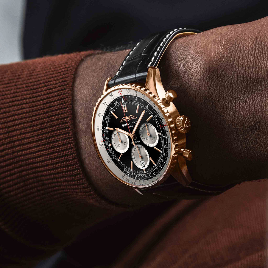 Часы Breitling Navitimer B01 Chronograph 43 RB0138211B1P1 — кожаный, мужские