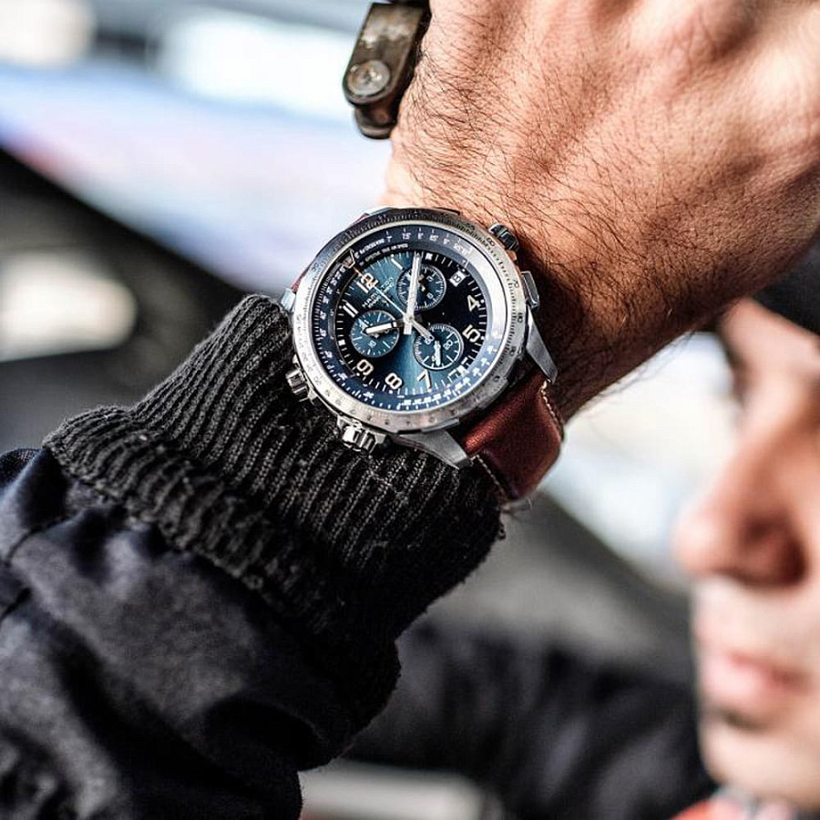 Часы Hamilton Khaki X-Wind GMT Chrono Quartz H77922541 — синий, сталь