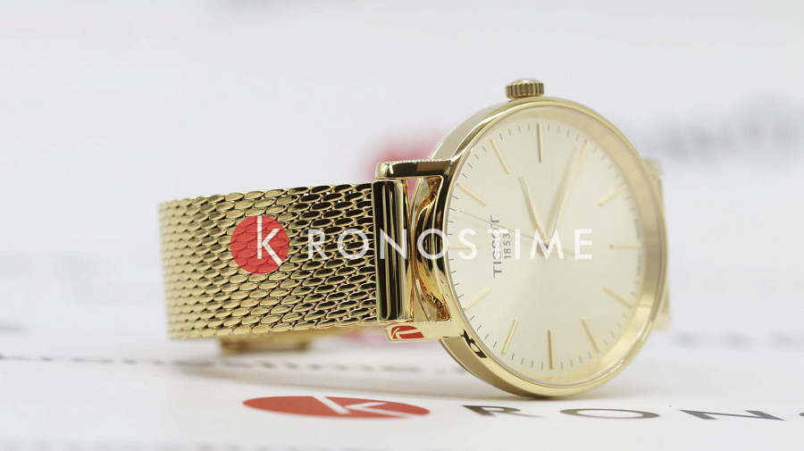 Часы Tissot Everytime Lady T143.210.33.021.00 — золотой, металл сталь