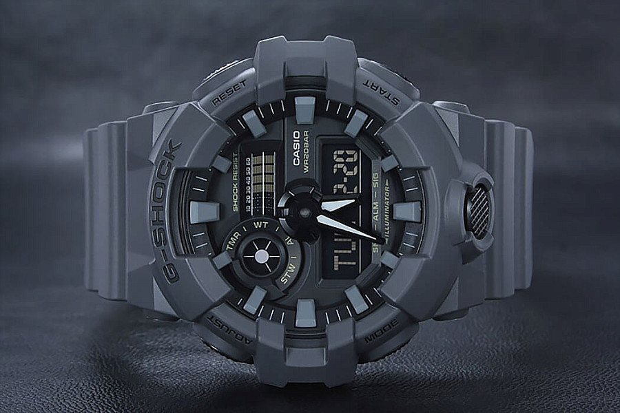 Часы Casio G-Shock GA-700UC-8A — Япония, электронные
