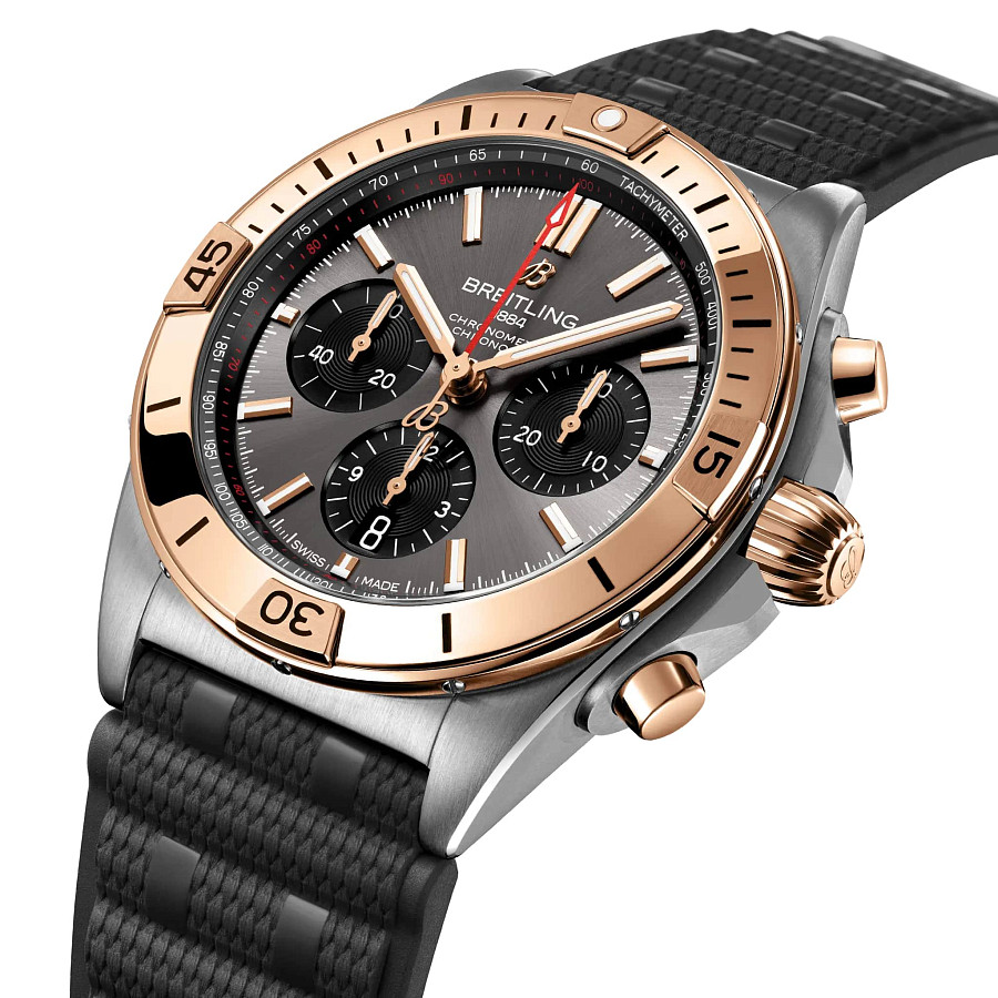 Часы Breitling Chronomat B01 42 UB0134101B1S1 — механические, металл золото сталь