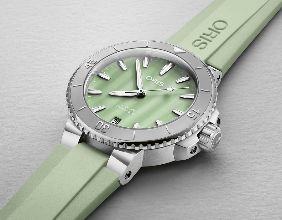 Часы Oris Aquis Date 01 733 7770 4157-07 4 18 67FC — сталь, Швейцария