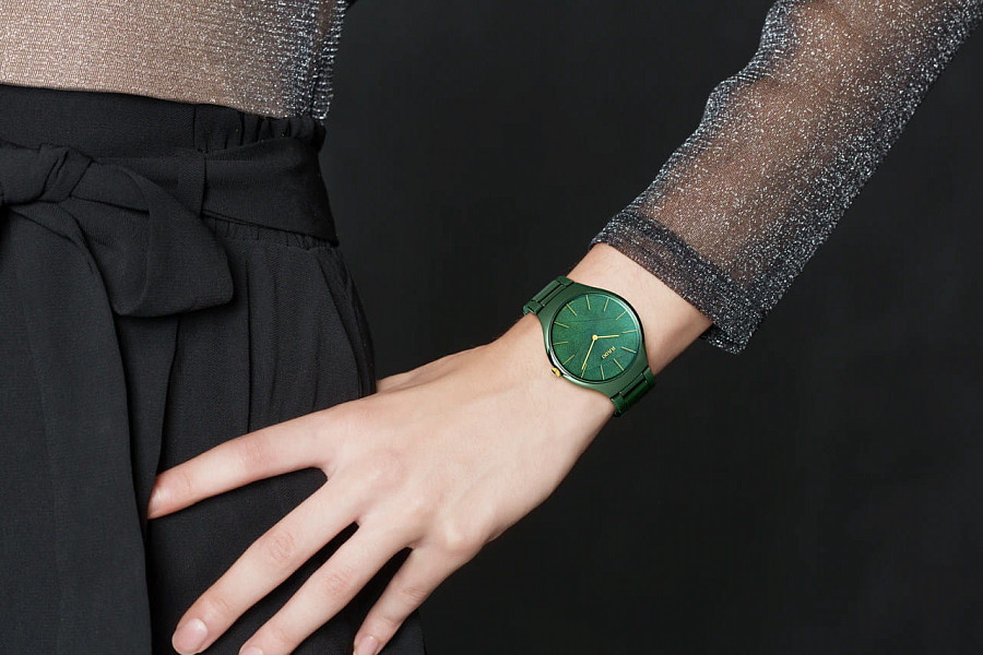 Часы Rado True Thinline R27006912 — высокотехнологичная керамика, женские