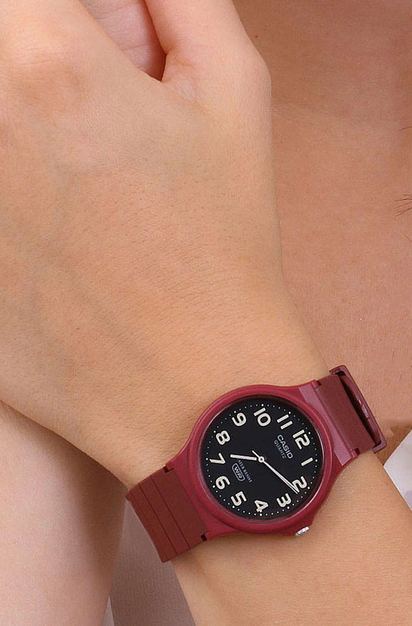 Часы Casio Collection MQ-24UC-4BEF — кварцевые, пластик
