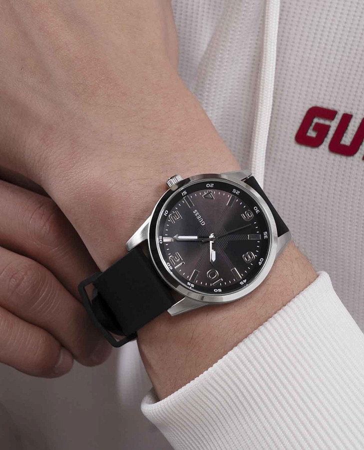 Часы Guess Sport GW0805G1 — артикул GW0805G1
