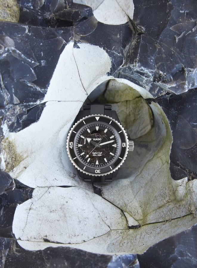 Часы Rado Captain Cook High-Tech Ceramic R32127152 — черный, механические