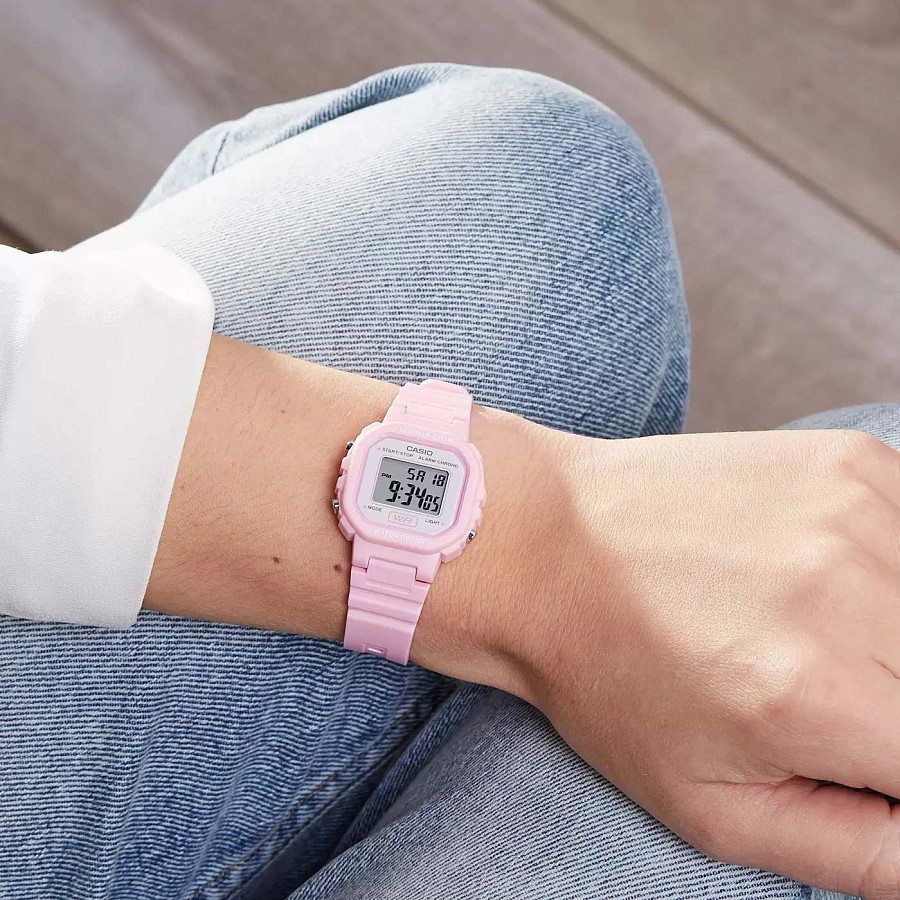 Часы Casio Collection LA-20WH-4A1DF (LA-20WH-4A1) — пластик, женские