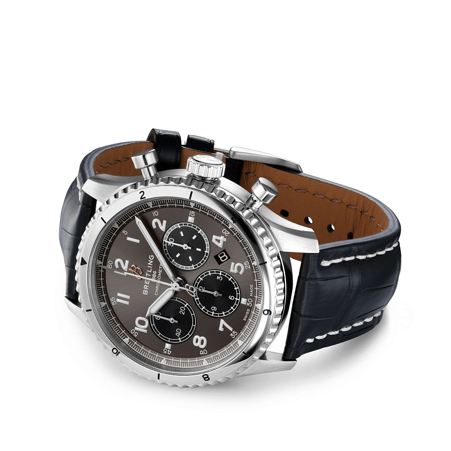 Часы Breitling Aviator 8 B01 Chronograph 43 AB0119131B1P1 — металл сталь, Швейцария