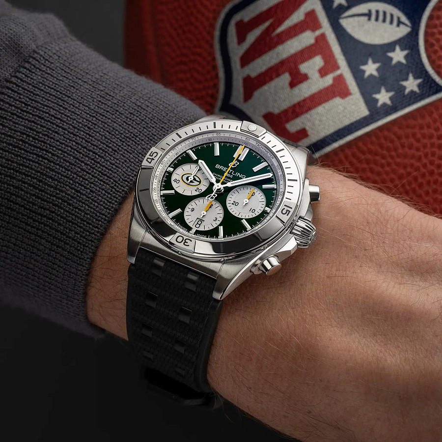 Часы Breitling Chronomat B01 42 NFL Green Bay Packers Edition AB01342B1L1S1 — каучук, мужские