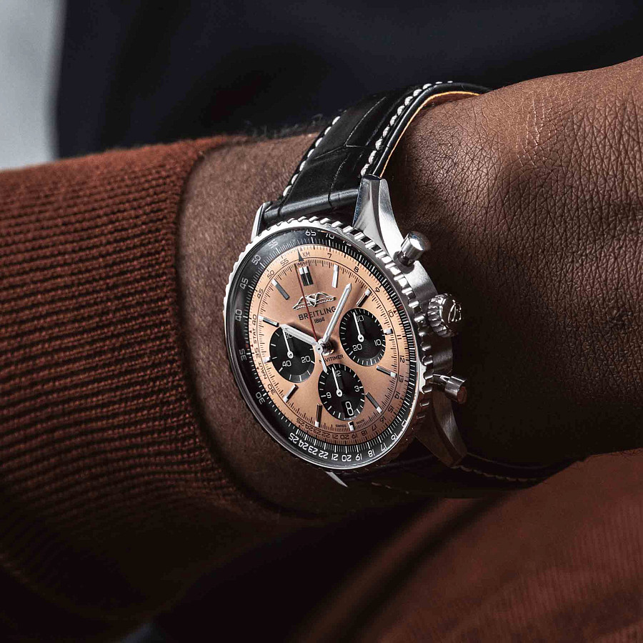 Часы Breitling Navitimer B01 Chronograph 43 AB0138241K1P1 — кожаный, мужские