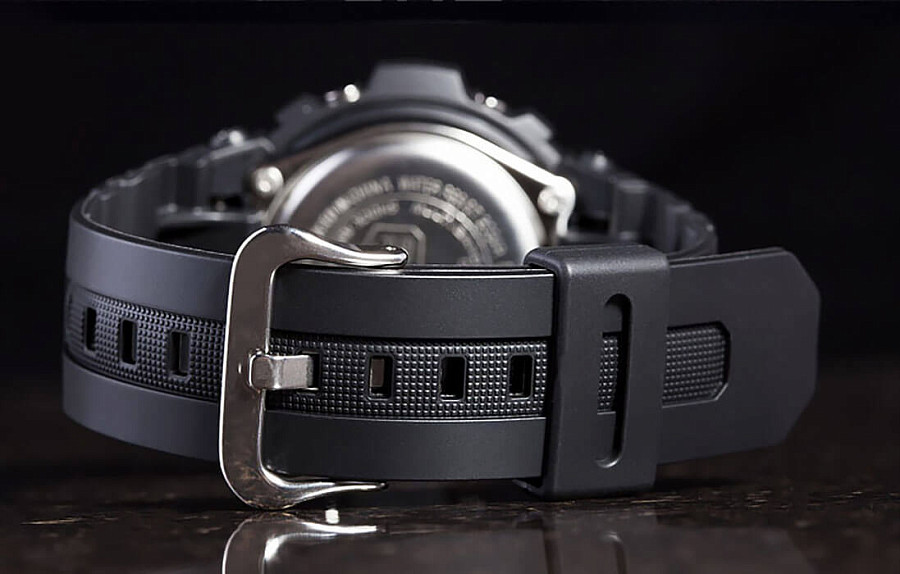 Часы Casio G-Shock AWG-M100SB-2A — мужские, черный
