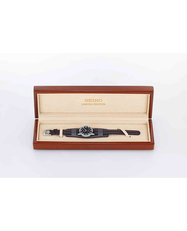 Часы Seiko Prospex SJE085J1 — кожаный, мужские