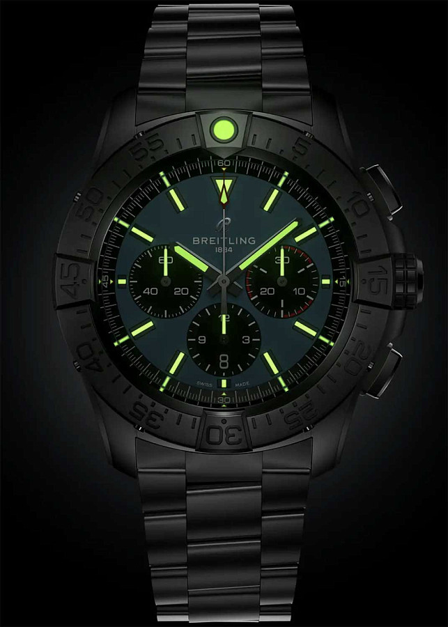 Часы Breitling Super Avenger B01 Chronograph 46 mm EB0148101C1E1 — механические, титан