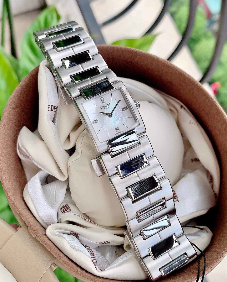 Часы Tissot T090 T-LADY T02 T090.310.11.116.00 — женские, нержавеющая сталь