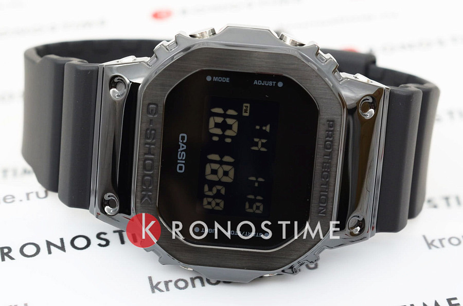Часы Casio G-Shock GM-5600B-1 — черный, пластик металл сталь