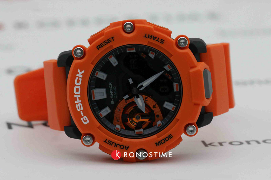 Часы Casio G-Shock GA-2200M-4ADR (GA-2200M-4A) — мужские, оранжевый