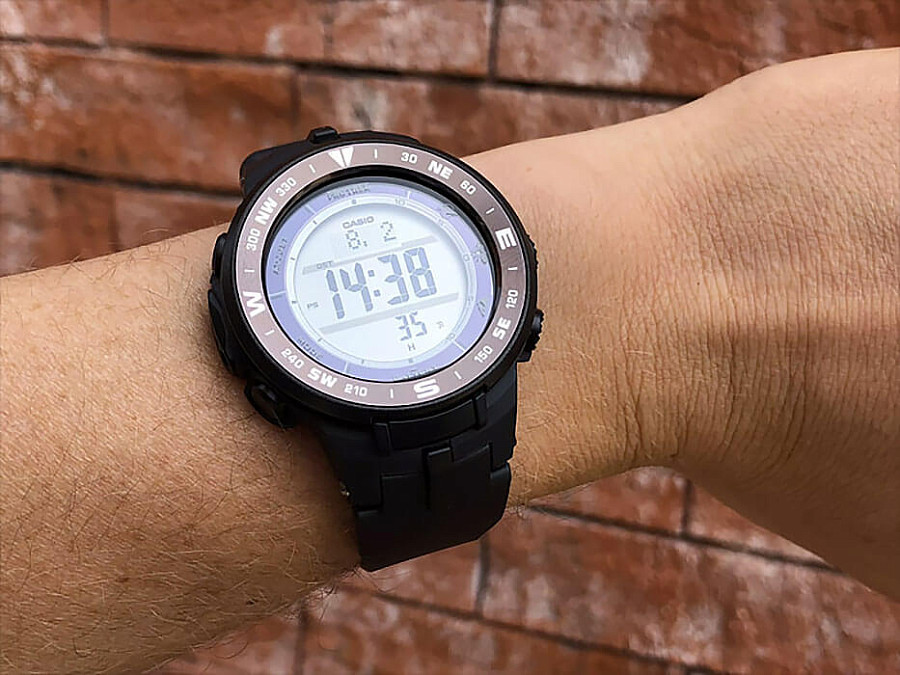 Часы Casio Pro Trek PRG-330-1 — электронные, пластик