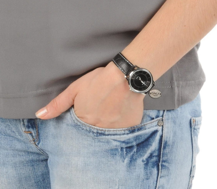 Часы Casio LTP-1303L-1A — автокварц (кинетик), сталь металл