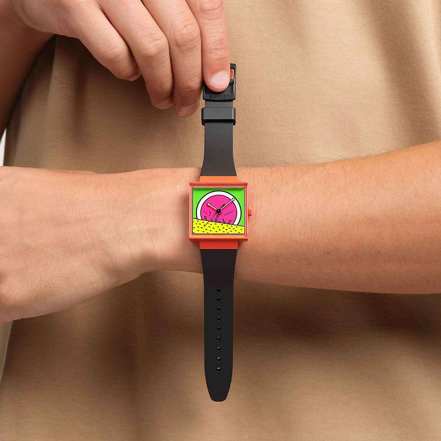 Часы Swatch Square Bioceramic Standard SO34Z101 — артикул SO34Z101
