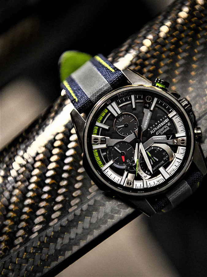 Часы Casio Edifice Scuderia Alpha Tauri Limited Edition EQB-1200AT-1A — металл сталь, мужские, Япония