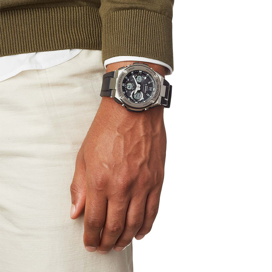 Часы Casio G-Shock GST-W110-1A — электронные, металл сталь пластик