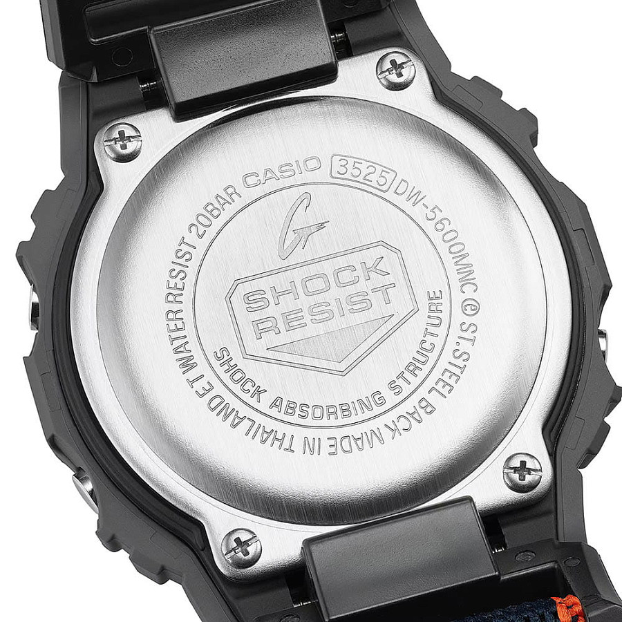Часы Casio G-Shock DW-5600MNC-8A2 — Япония, электронные