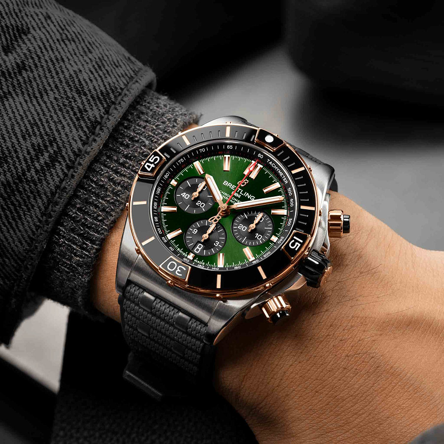 Часы Breitling Super Chronomat B01 44 UB0136251L1S1 — сталь металл золото, Швейцария