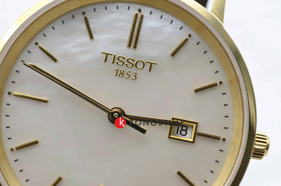 Часы Tissot Goldrun Sapphire Lady 18K Gold T922.210.16.111.00 — артикул T9222101611100