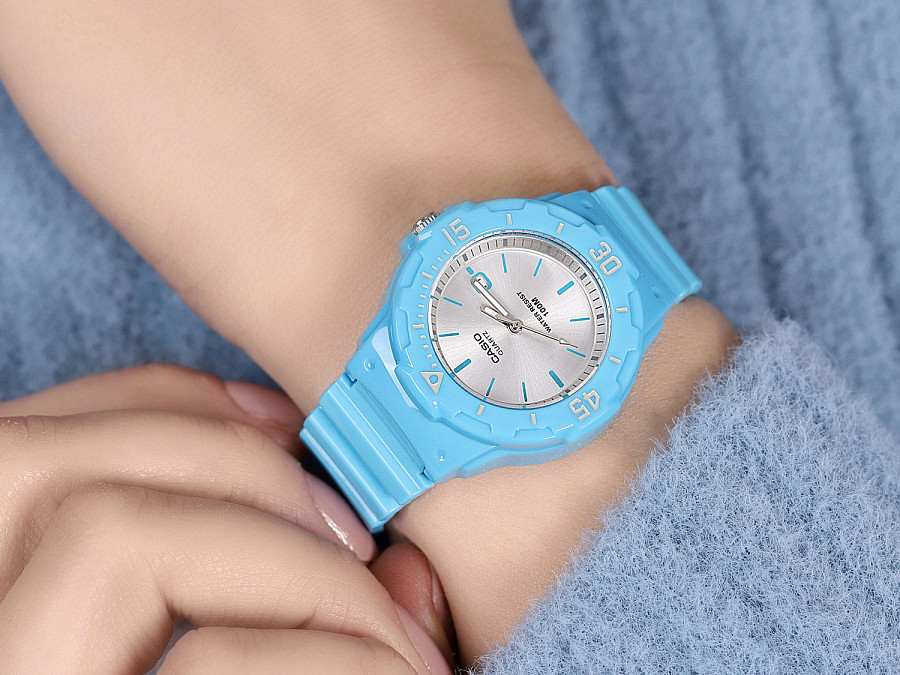 Часы Casio Collection LRW-200H-2E3 — кварцевые, пластик