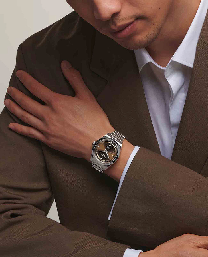 Часы Longines Conquest L3.830.4.62.6 — Швейцария, механические
