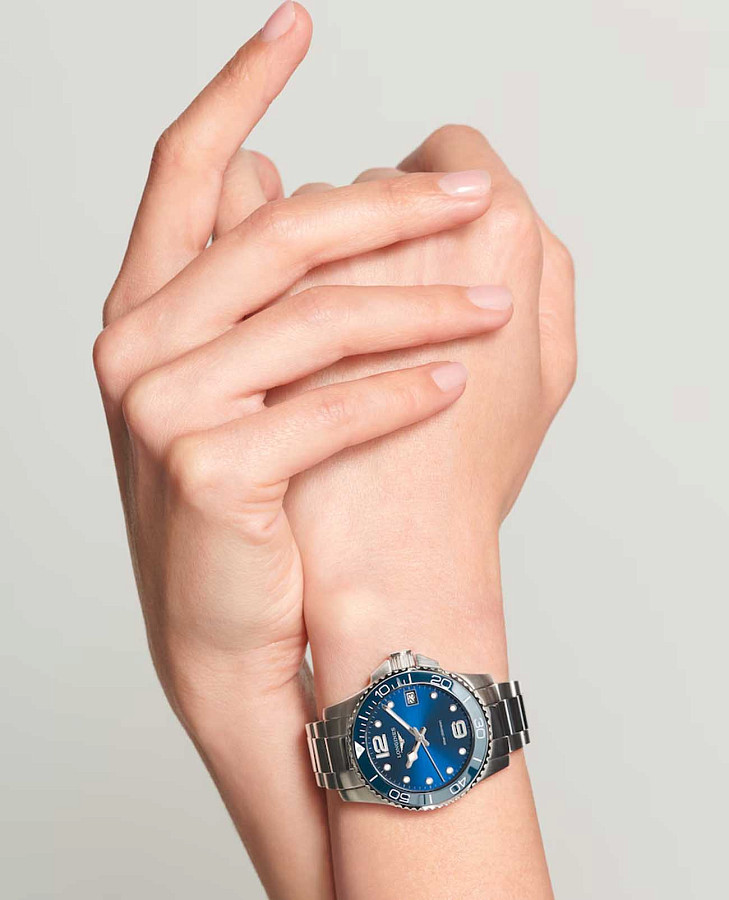 Часы Longines HydroConquest L3.370.4.96.6 — Швейцария, кварцевые