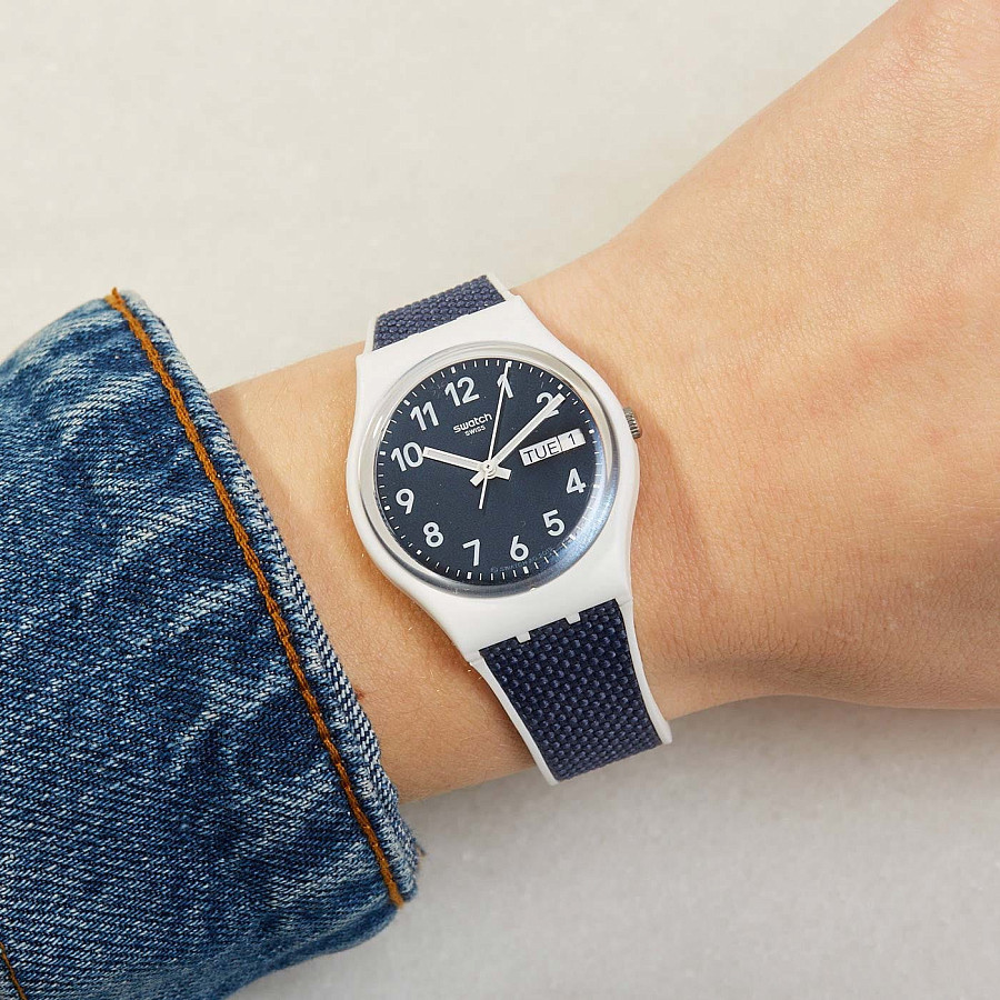 Часы Swatch Classic PVD Extensions Navy Light GW715 — кварцевые, пластик