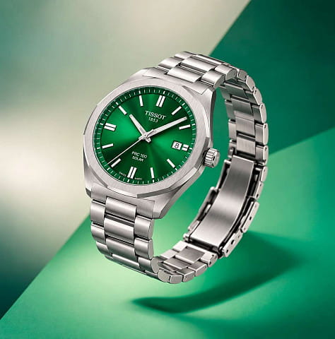 Tissot PRC 100 Solar: два размера, зелёный циферблат и 14 месяцев без света