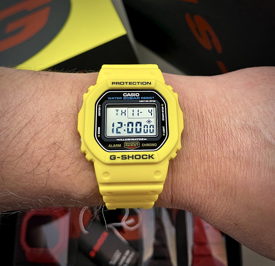 Часы Casio G-Shock DWE-5600R-9 — пластик, мужские